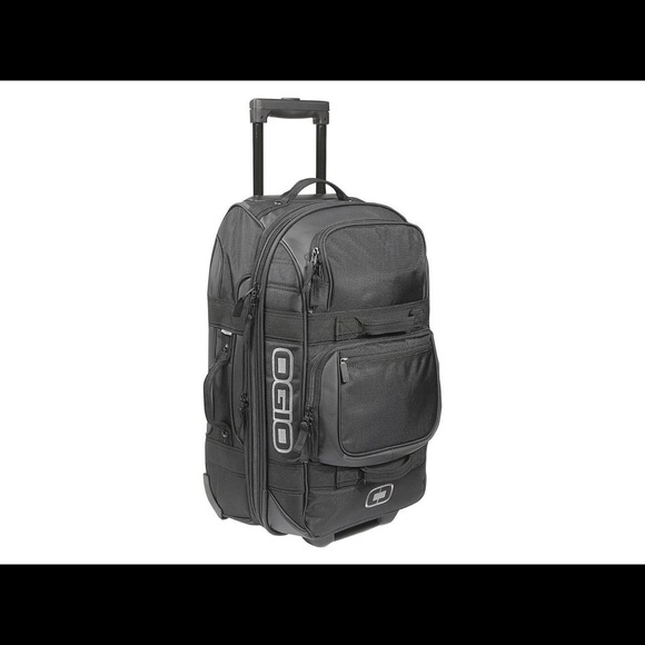 ogio 22 inch carry on